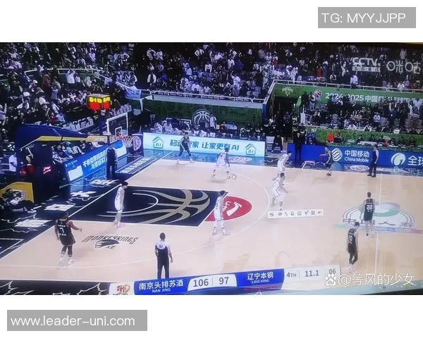 精彩回顾男篮对阵雄鹿的激烈对抗录像回放全程分析与精彩瞬间分享